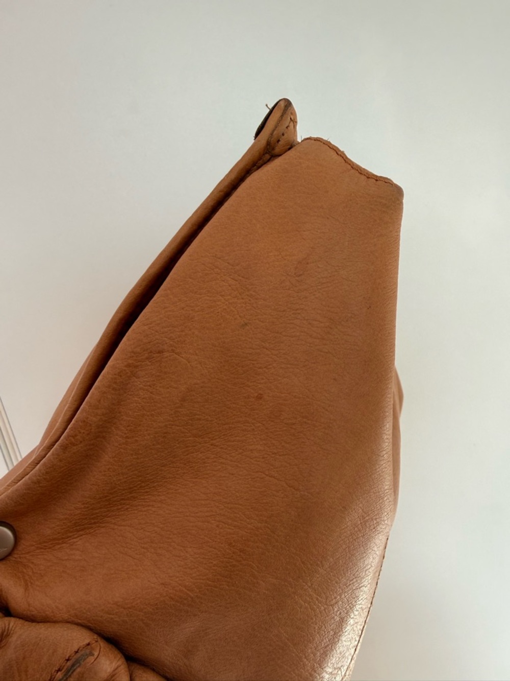 Mandarina Duck genuine leather crossbody bag with logo strap - Picture 7 of 10